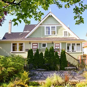 Ocean Island Garden Apartment