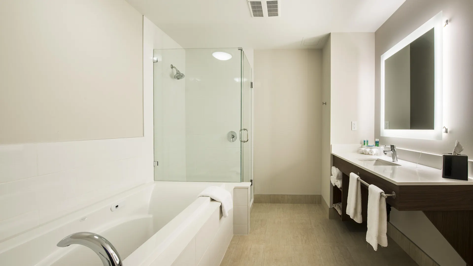 Holiday Inn Express & Suites Victoria-Colwood By Ihg Langford 2*,  Kanada