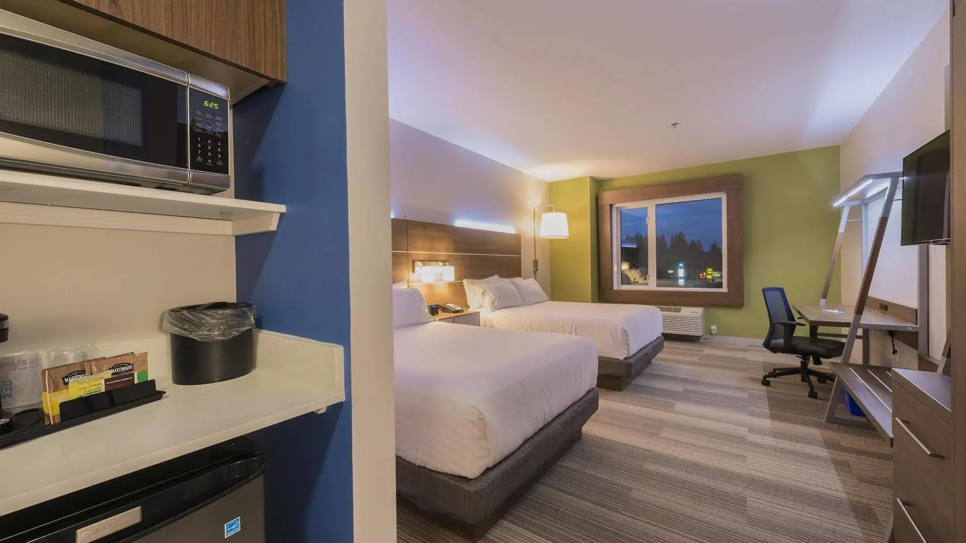 Holiday Inn Express & Suites Victoria-Colwood By Ihg Langford Szálloda